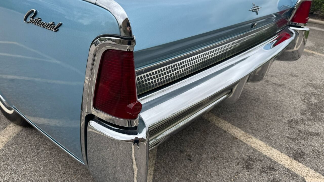 1964 Lincoln Continental 12