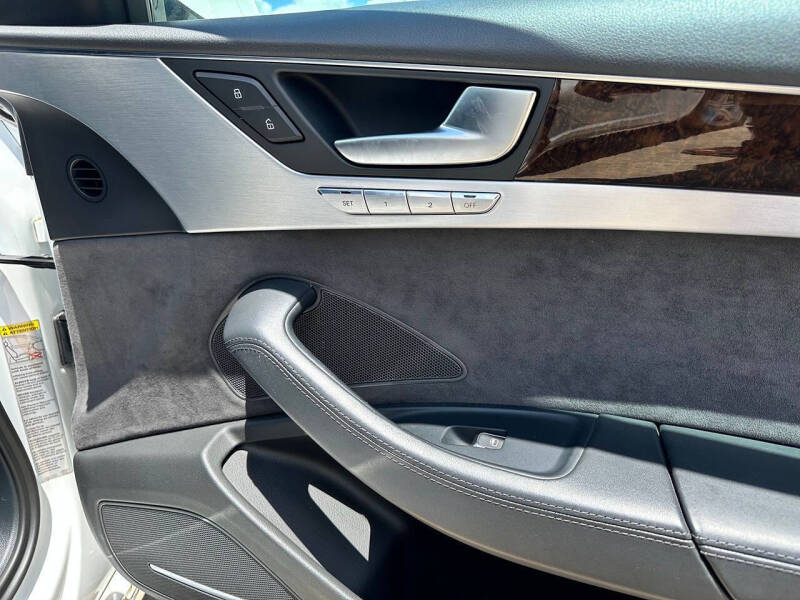 2012 Audi A8 quattro