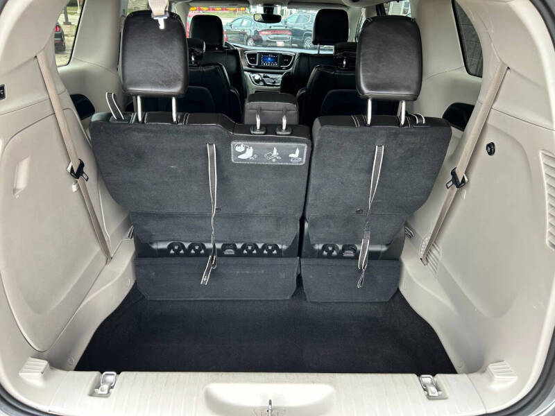2020 Chrysler Voyager LXi