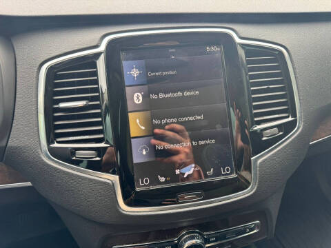 2016 Volvo XC90 T6 Momentum