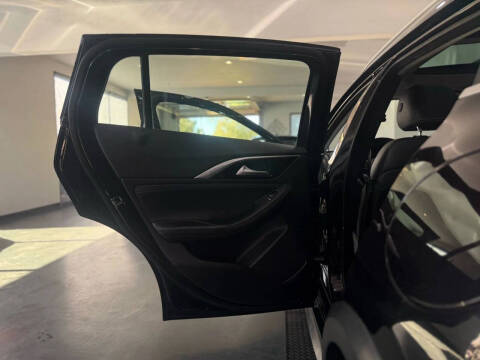 2017 Infiniti QX30 Premium