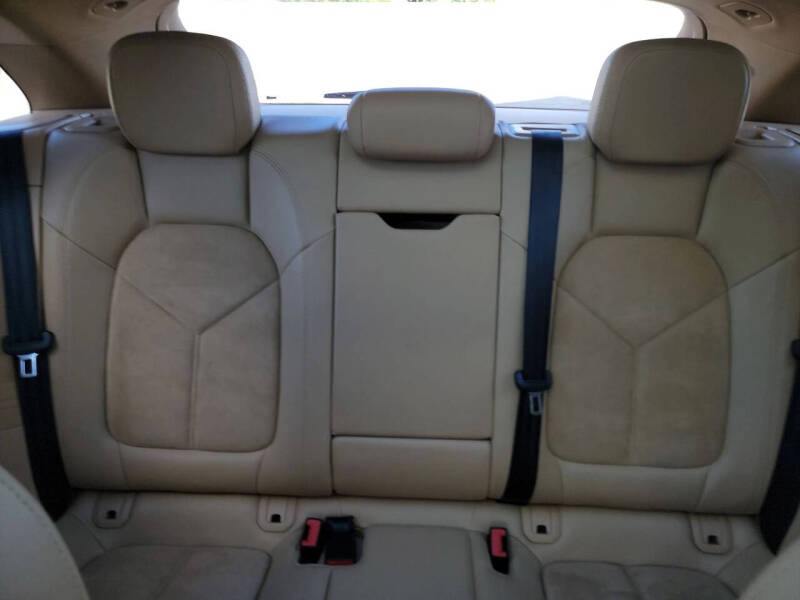 2015 Porsche Macan S