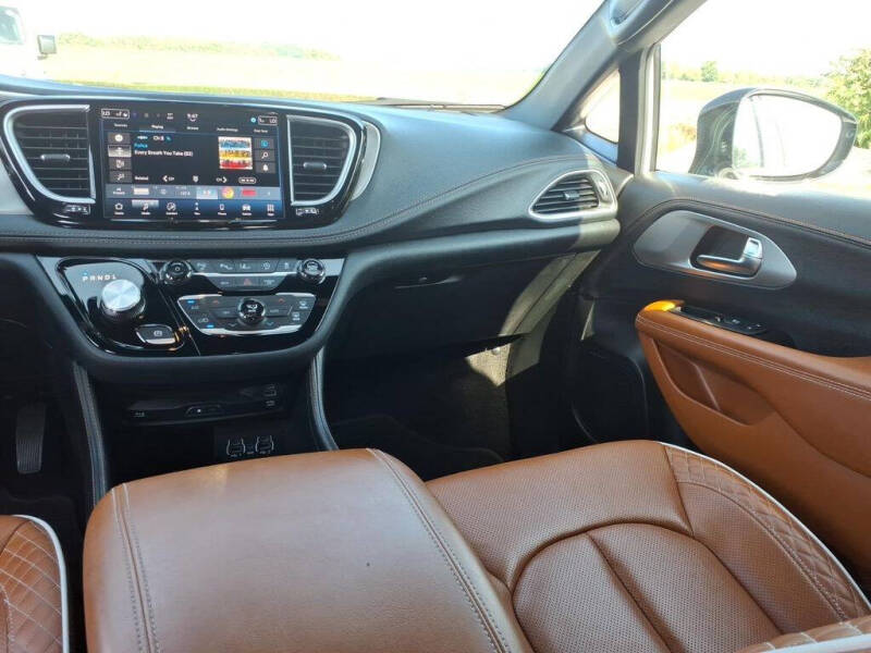 2025 Chrysler Pacifica Pinnacle