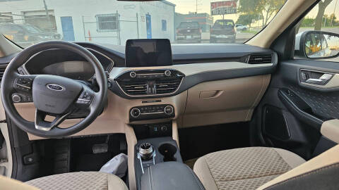 2020 Ford Escape SE