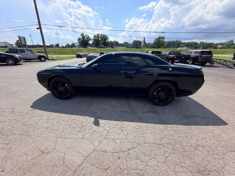 2017 Dodge Challenger SXT Plus