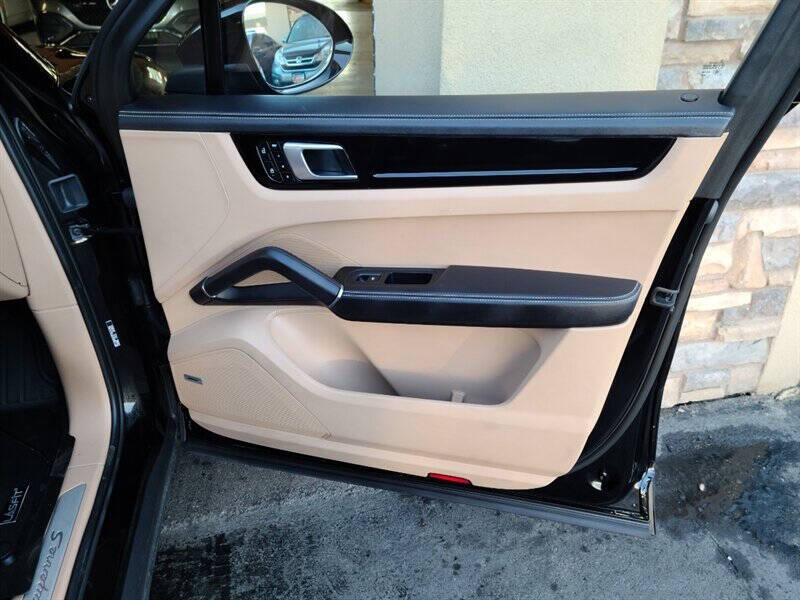 2023 Porsche Cayenne S