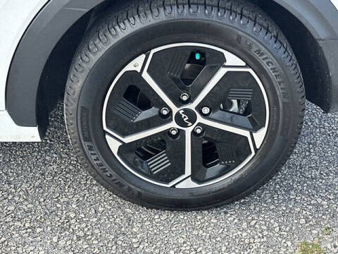 2023 Kia Niro EX