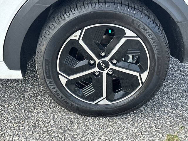 2023 Kia Niro EX