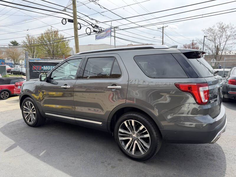2017 Ford Explorer Platinum