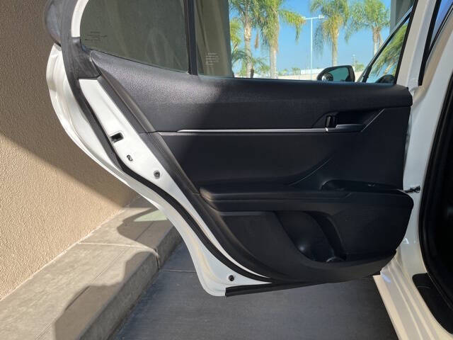 2020 Toyota Camry Hybrid LE