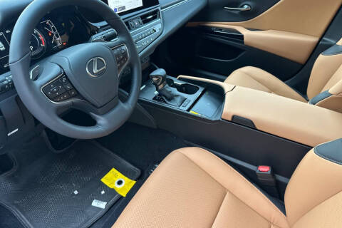 2025 Lexus ES 350