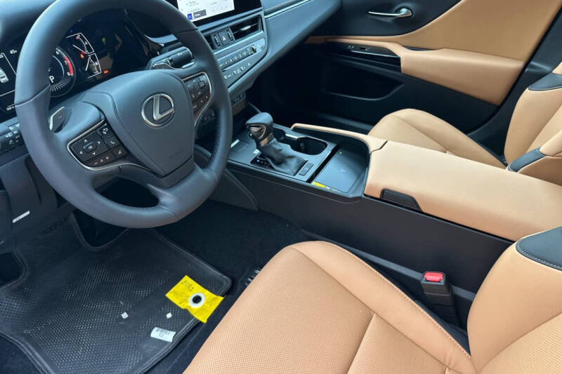 2025 Lexus ES 350