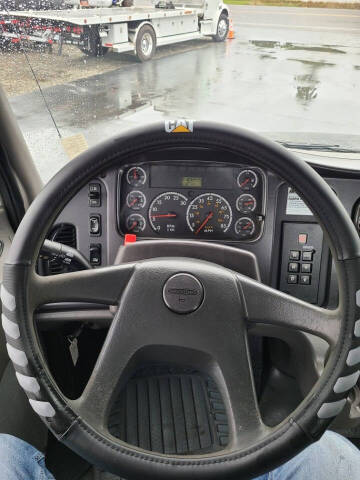 2004 Freightliner M2 106