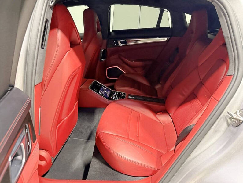 2017 Porsche Panamera Turbo