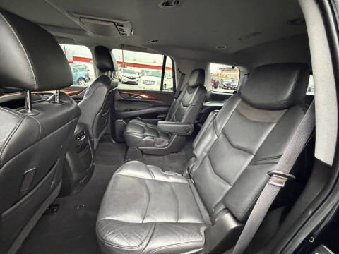 2017 Cadillac Escalade Luxury