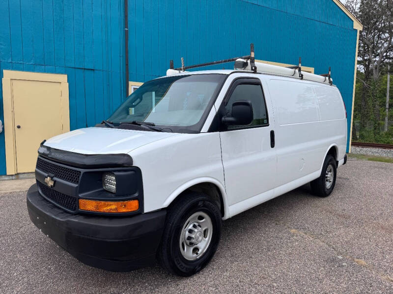 2017 Chevrolet Express Cargo Work Van's photo