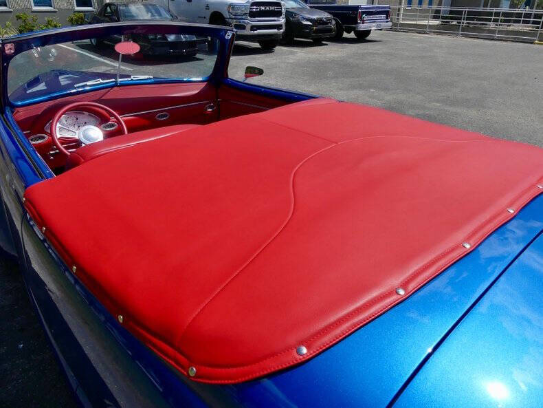 1948 Ford Super Deluxe