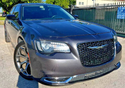 2018 Chrysler 300 for sale at Vice City Deals in Miami Beach FL