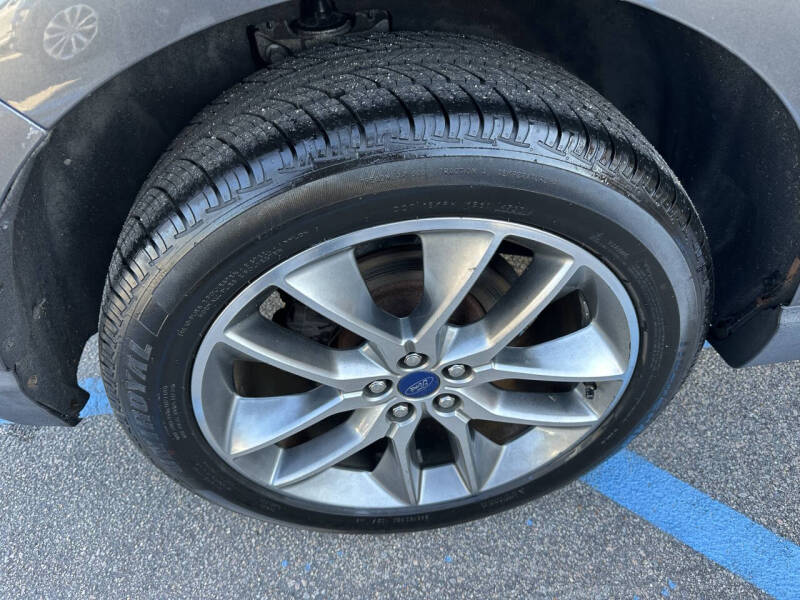 2017 Ford Edge Titanium