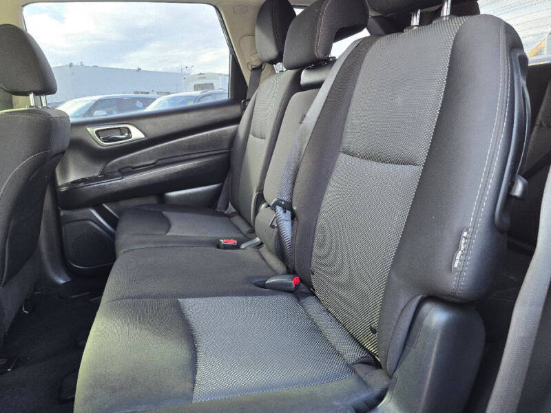 2020 Nissan Pathfinder SV