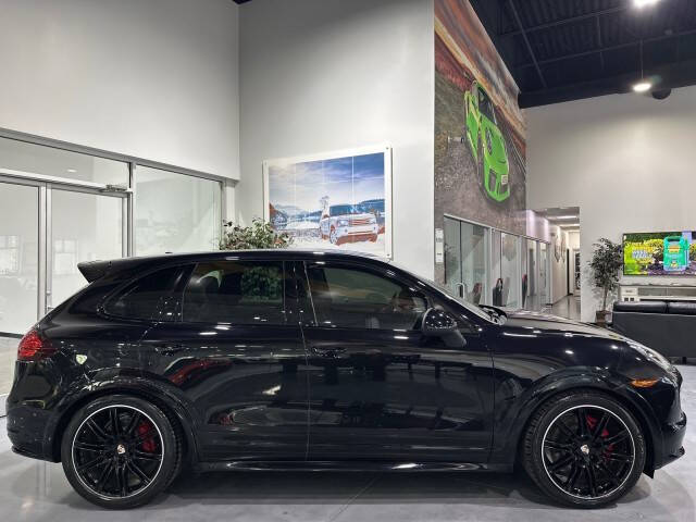 2014 Porsche Cayenne GTS