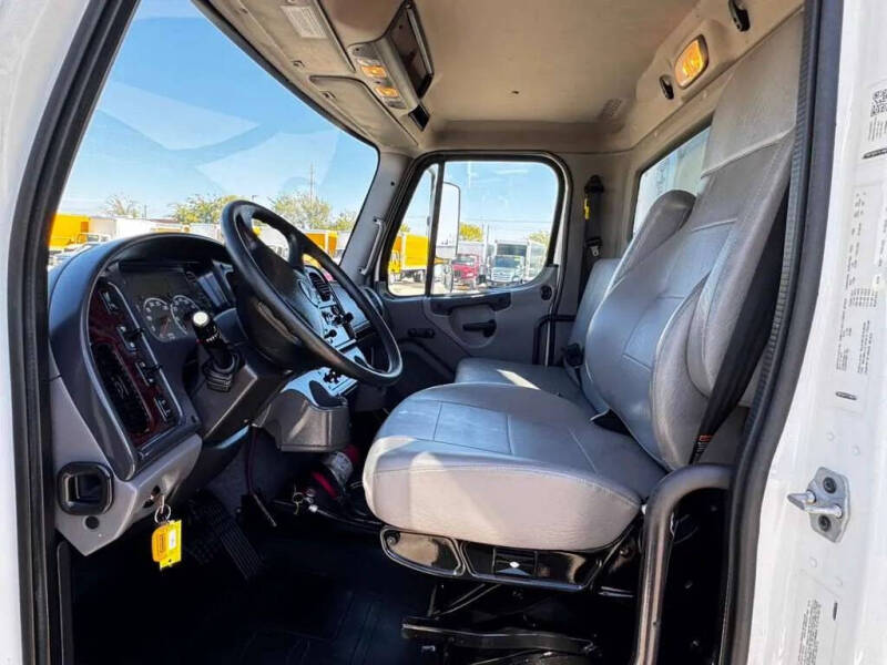 2020 Freightliner M2 106