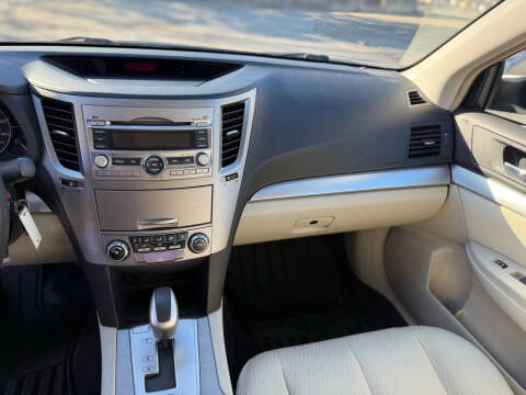 2010 Subaru Legacy 2.5i Premium