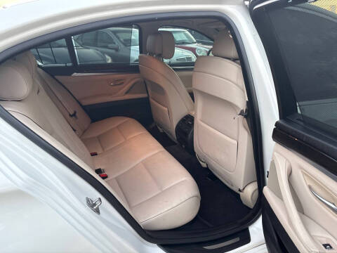 2011 BMW 5 Series 528i