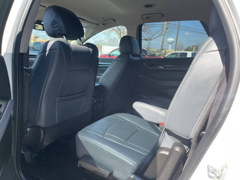2020 Buick Enclave Essence