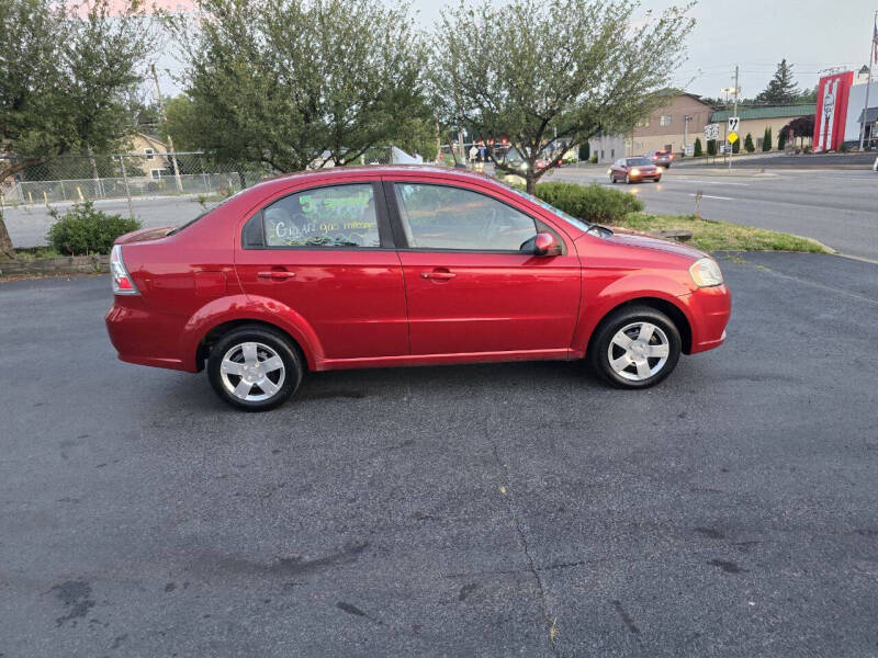 2011 Chevrolet Aveo 1LT photo 9