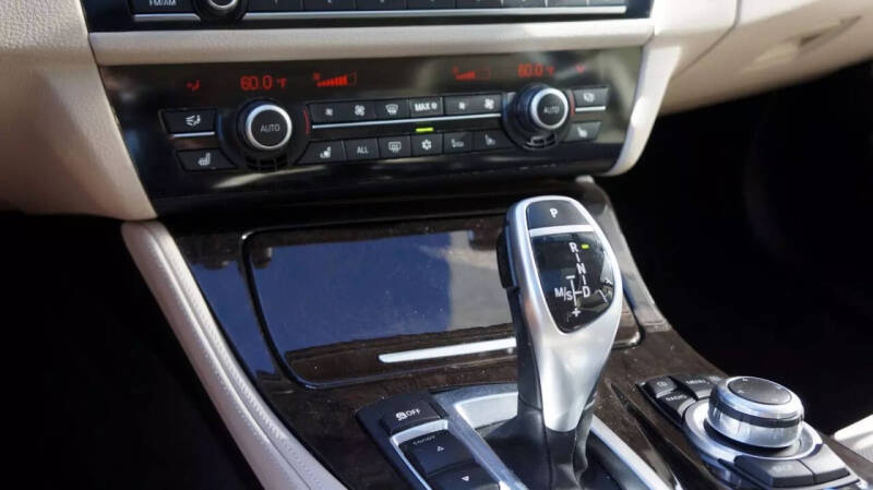 2011 BMW 5 Series 550i xDrive