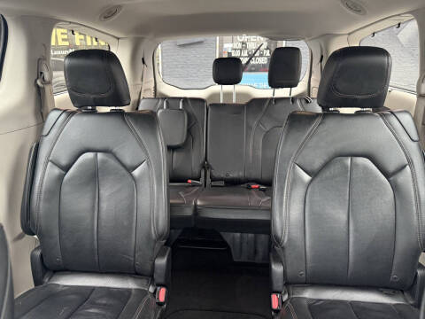 2017 Chrysler Pacifica Touring-L Plus