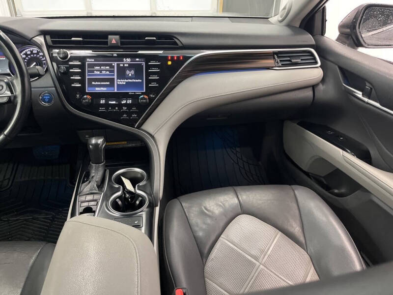 2018 Toyota Camry Hybrid XLE