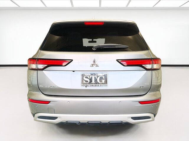 2024 Mitsubishi Outlander SE