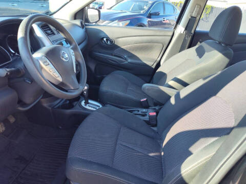 2016 Nissan Versa 1.6 SV