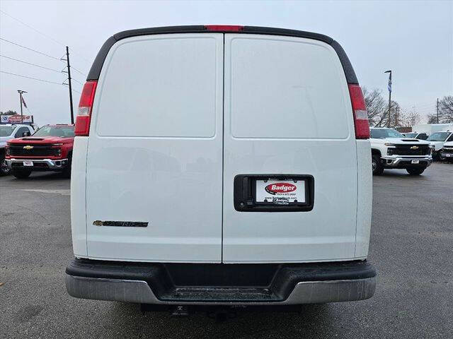 2025 Chevrolet Express 3500