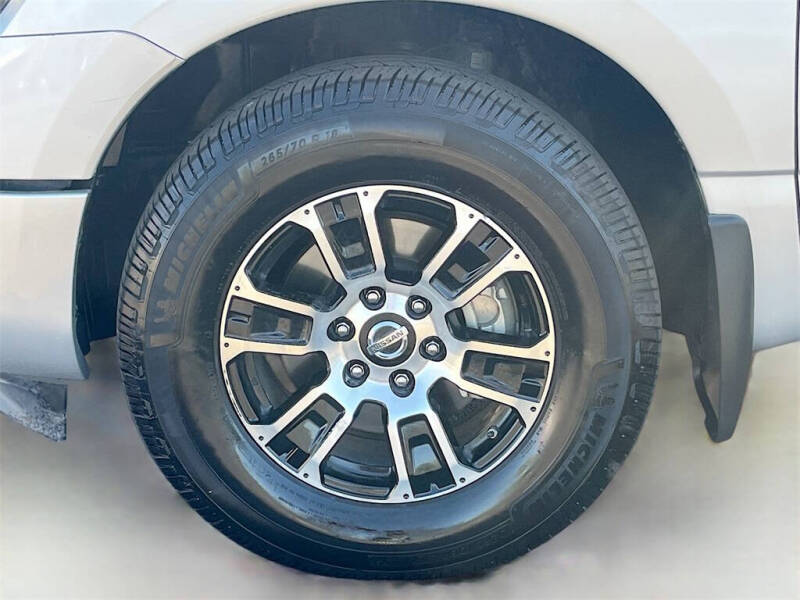 2020 Nissan Titan SV