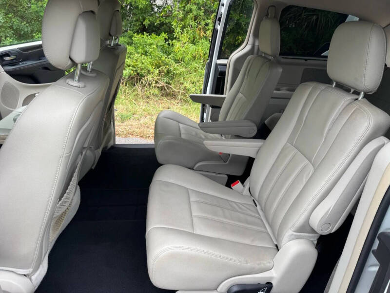 2014 Chrysler Town and Country Touring