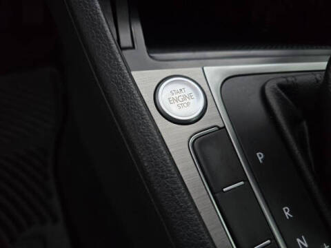 2016 Volkswagen Golf TSI SE