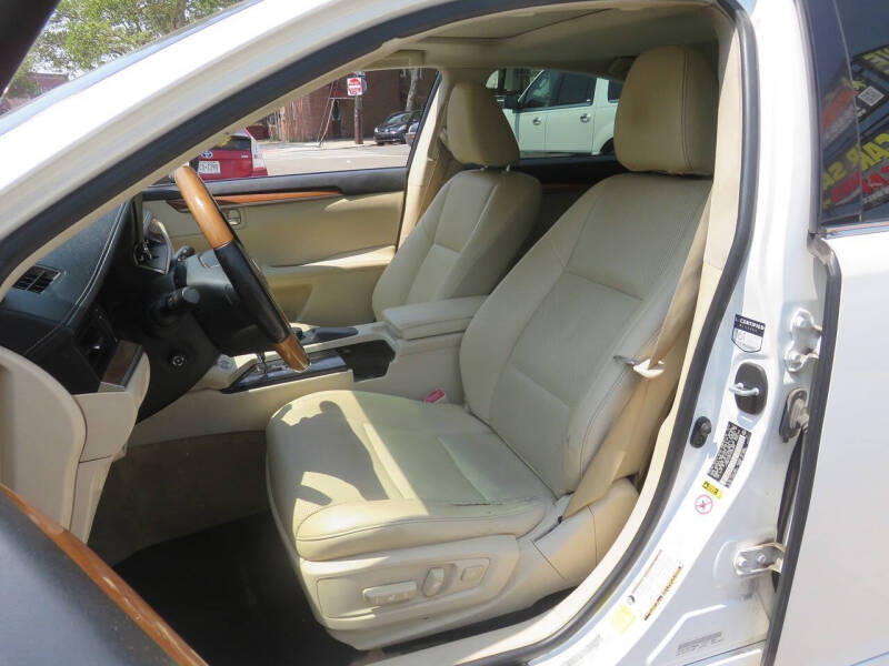 2015 Lexus ES 300h