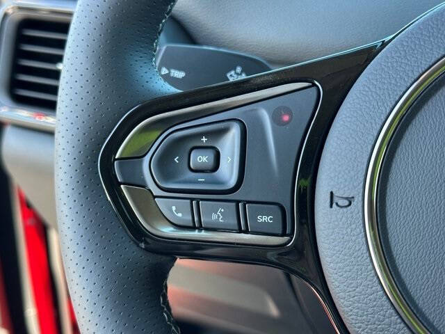 2025 VinFast VF8 Eco