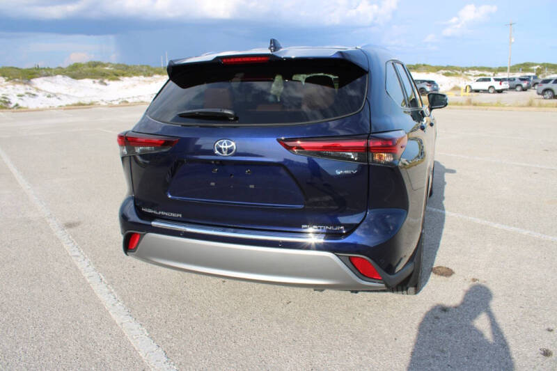 2025 Toyota Highlander Hybrid Platinum
