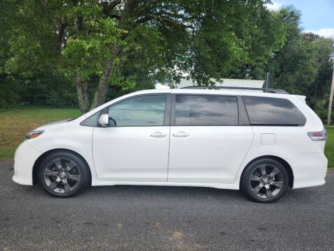 2015 Toyota Sienna for sale at R & D Auto Sales Inc. in Lexington NC
