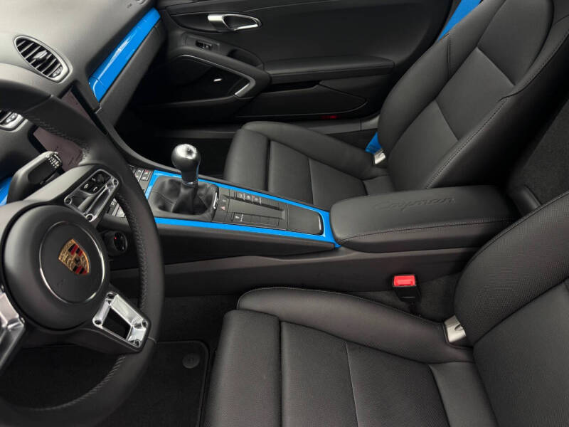 2025 Porsche 718 Cayman