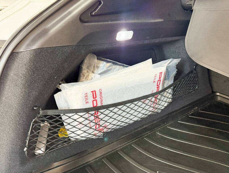 2022 Porsche Cayenne Platinum Edition