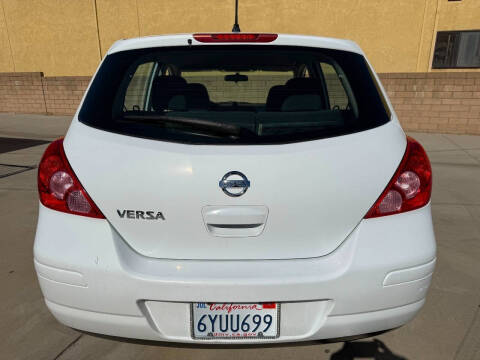 2011 Nissan Versa 1.8 S