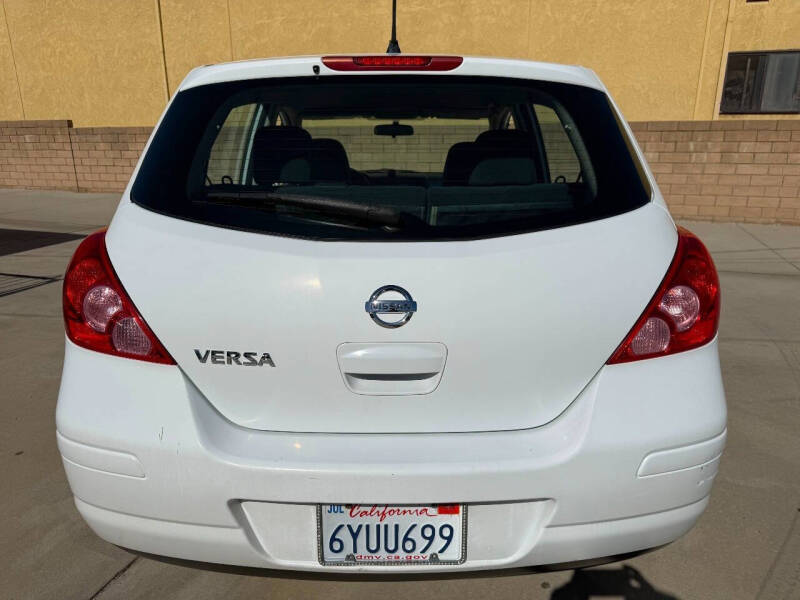 2011 Nissan Versa 1.8 S