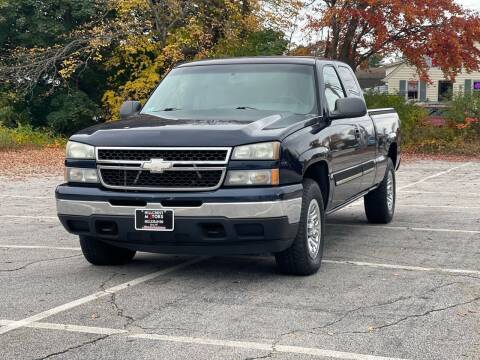 2007 Chevrolet Silverado 1500 Classic for sale at Hillcrest Motors in Derry NH