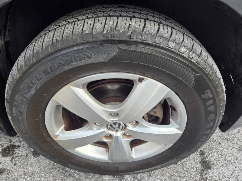 2011 Volkswagen Routan SEL