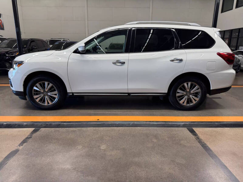 2020 Nissan Pathfinder SV